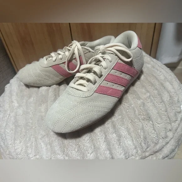 Adidas - Picture 3 of 6